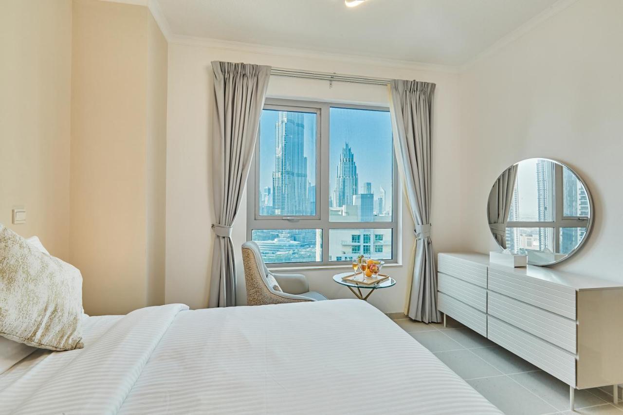 Burj Khalifa Front View & Fountain View Island Paradise 2Br Luxury Apartment Burj Residences Golden Homes ดูไบ ภายนอก รูปภาพ